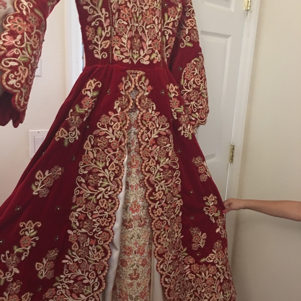 Traditional arabic hennah dress